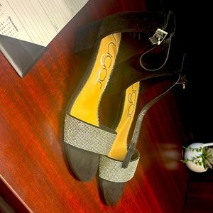 Women Sandals Size black with rhinestones